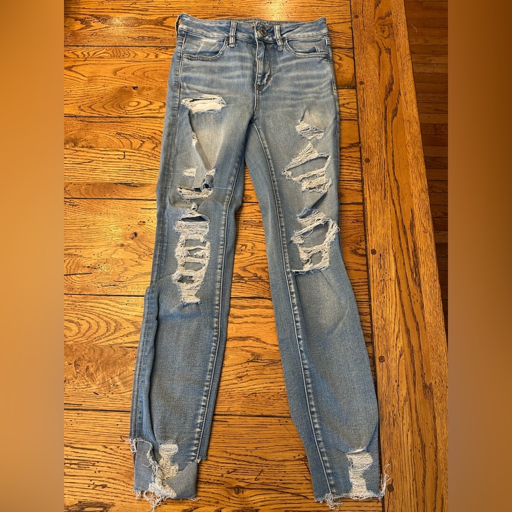 American Eagle Outfitters Light Blue Distressed Skinny Jeans